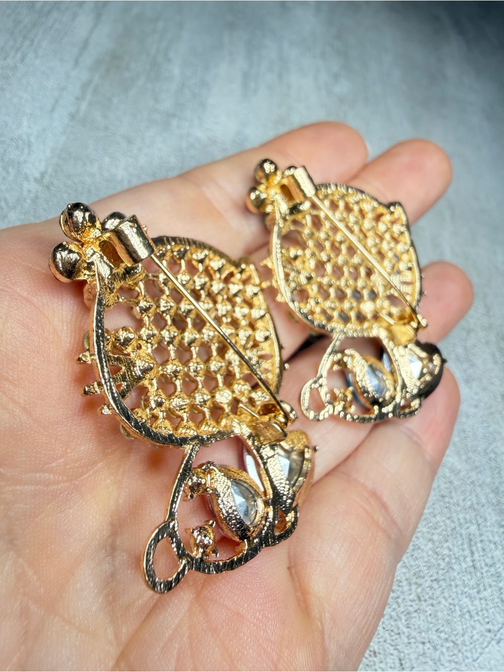 Hello Kitty Style Rhinestone Cat Brooch Pendants Set of 2 Pink Blue 1.85 Inches - Picture 6 of 8